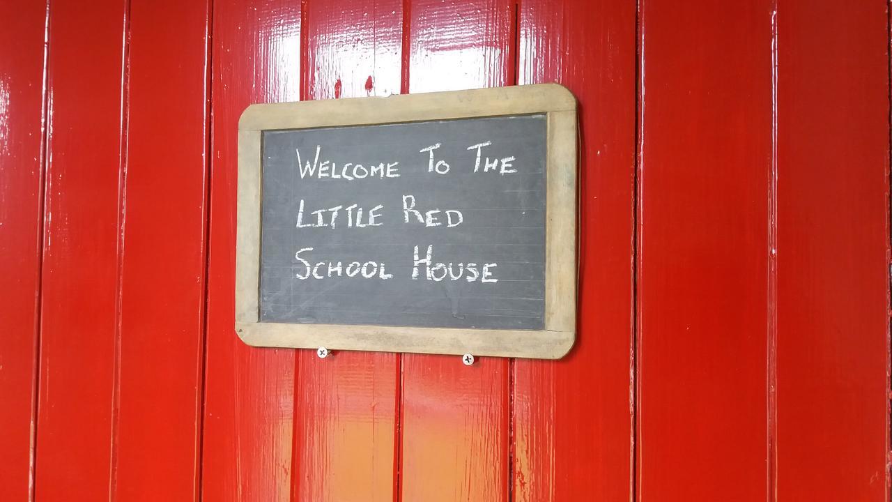 Little Red School House Villa อามารู ภายนอก รูปภาพ